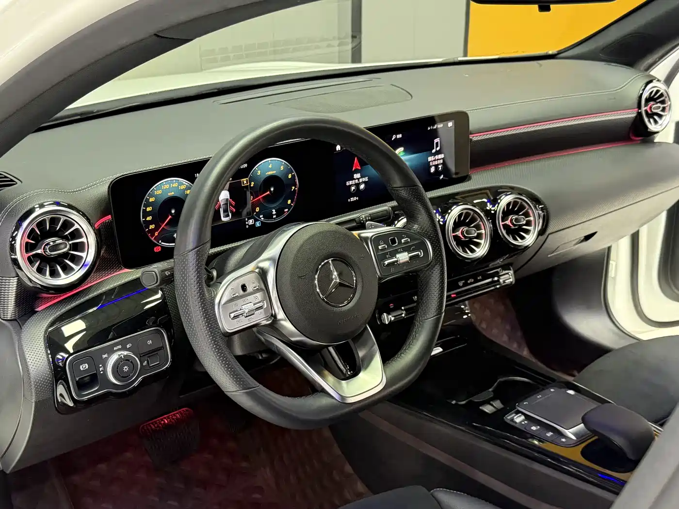 Mercedes-Benz A-Class 2021 A 200 L Sport Sedan Fashion Edition фото 6