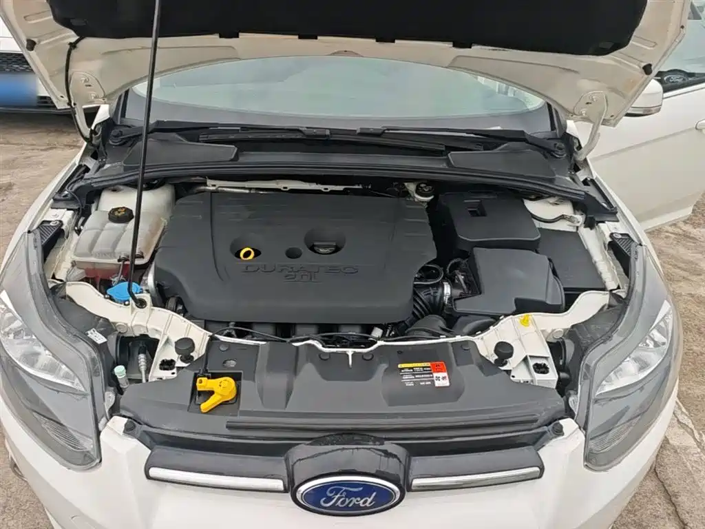 Фото 20 - Ford Focus