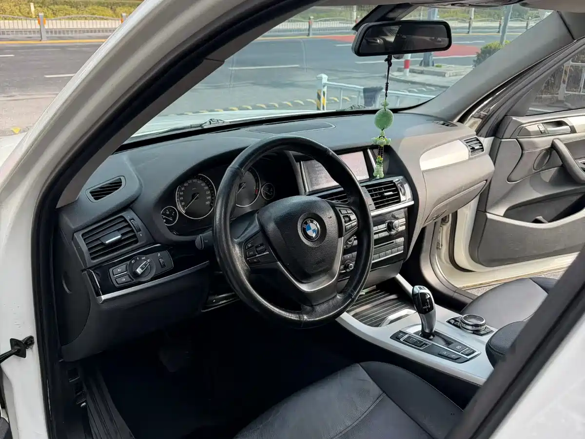 BMW X3 (Import) 2014 xDrive28i Leading Edition фото 6
