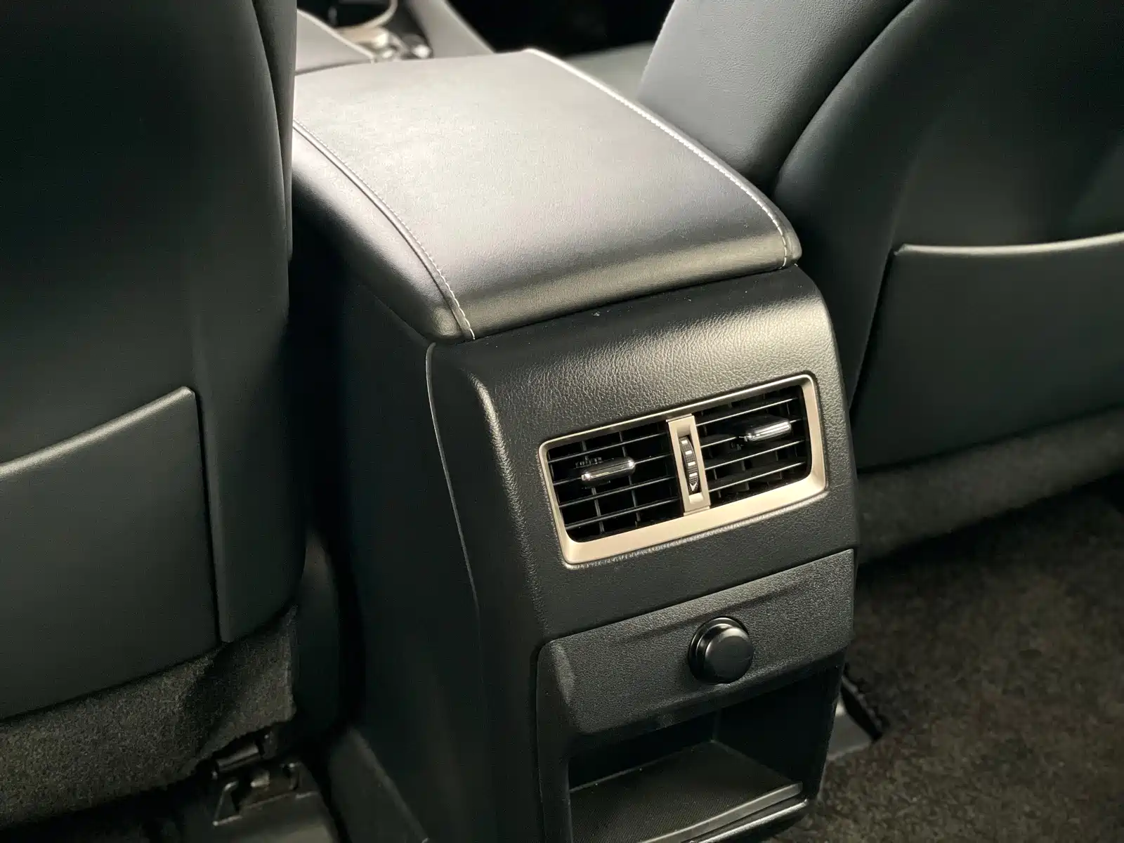 Фото 23 - Lexus RX