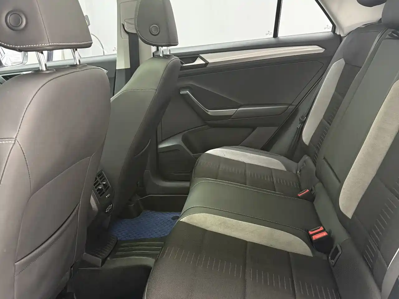 Volkswagen T-ROC 2022 280TSI DSG 2WD Elite PLUS фото 17