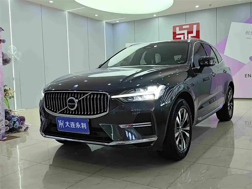 Volvo XC60 2022 B5 AWD R-Design