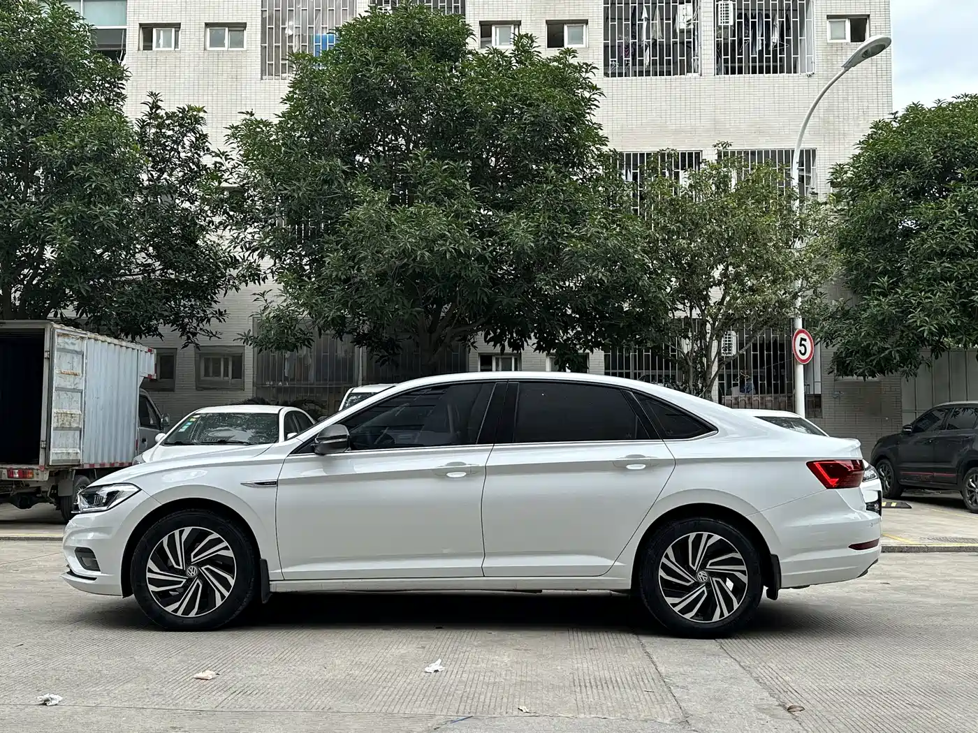 Volkswagen Sagitar 2022 280TSI DSG Surpassing Edition фото 3