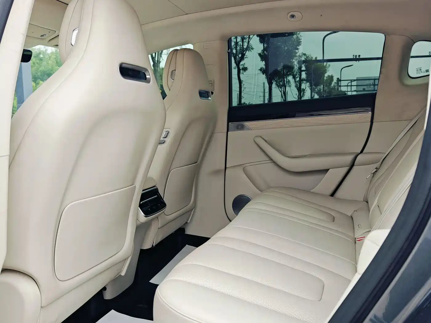 Zhijie Luxeed R7 2024 Pure Electric 667km Pro фото 7
