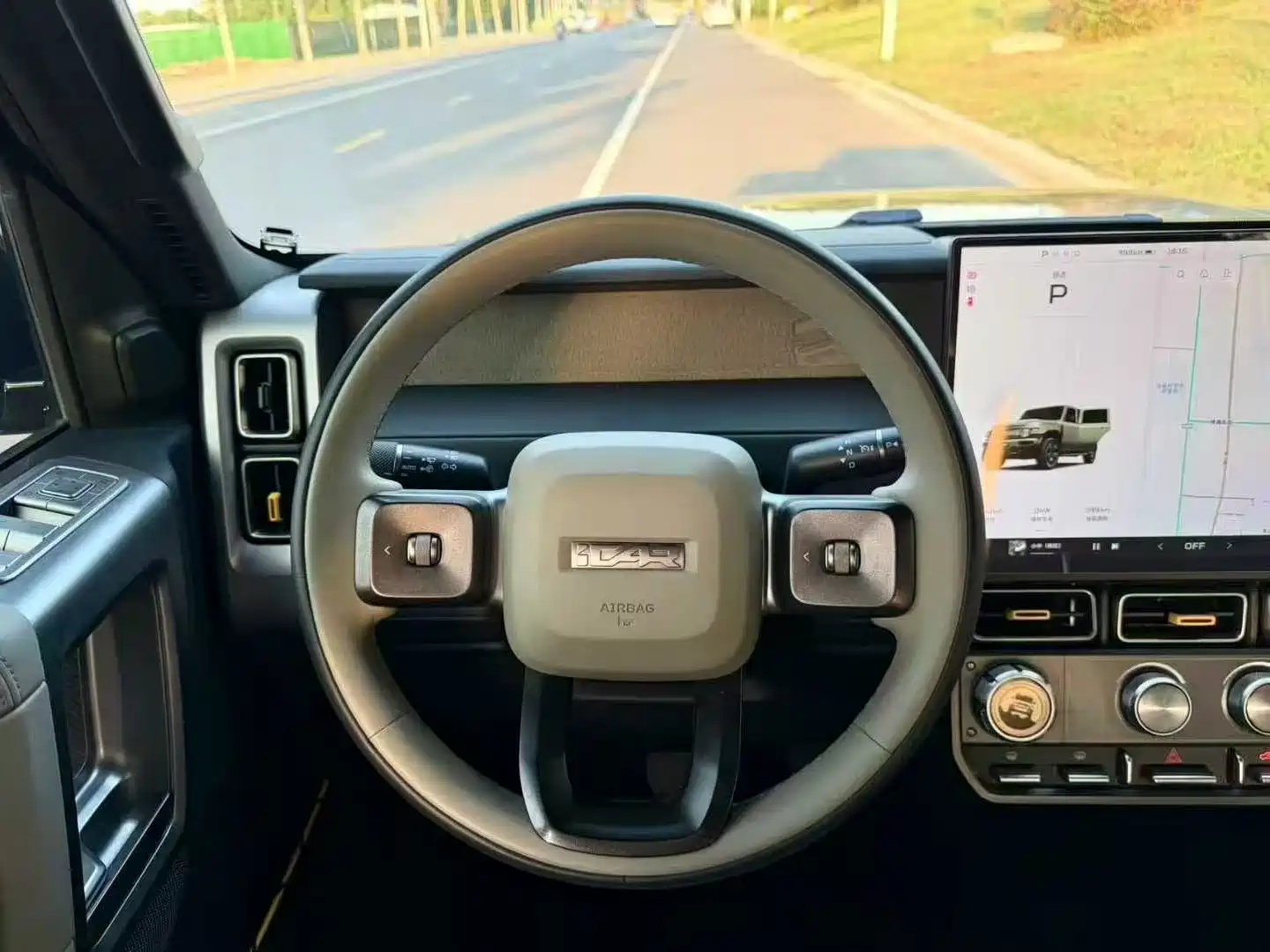Фото 7 - iCAR V23