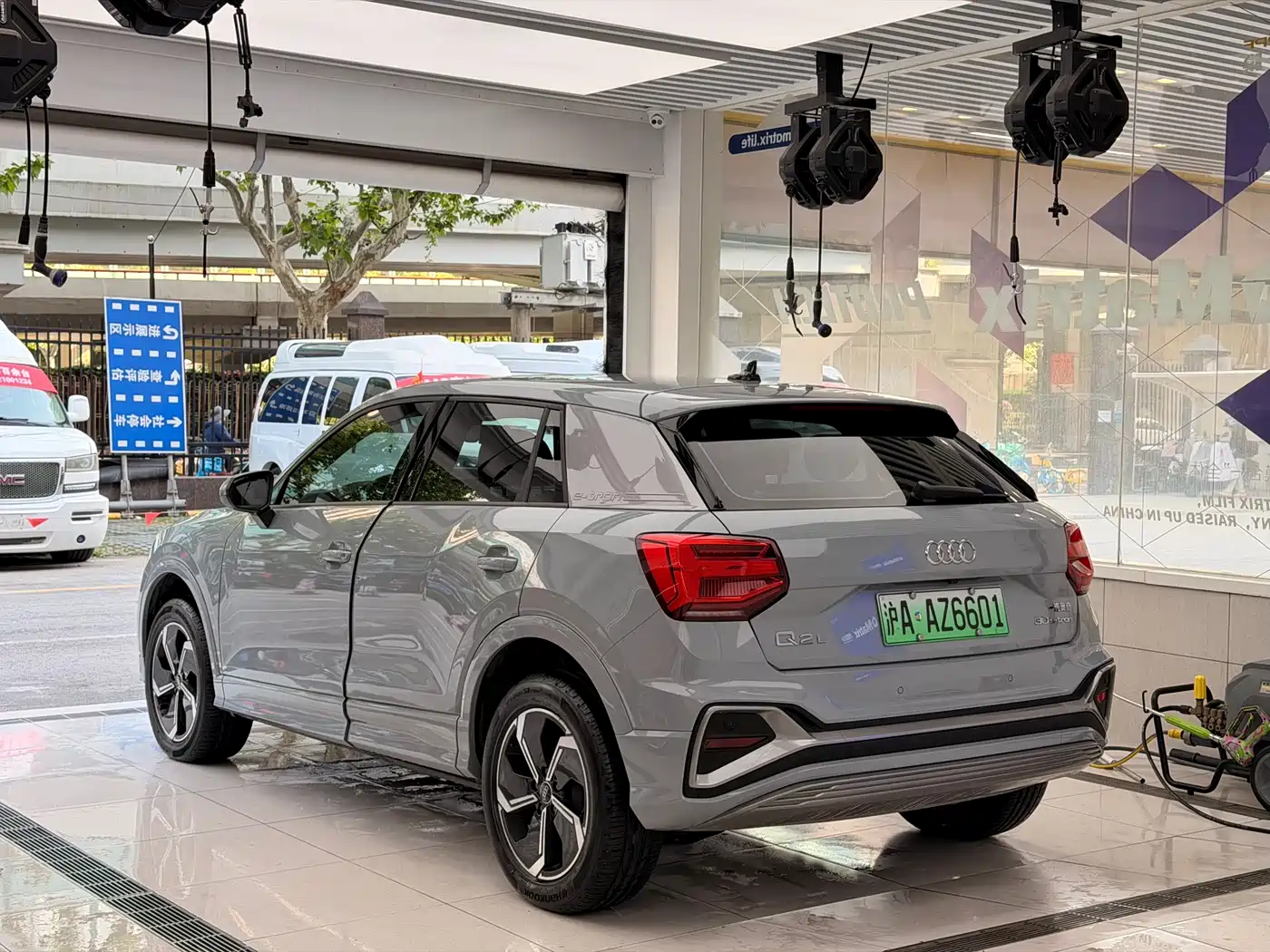 AUDI Q2L E-TRON