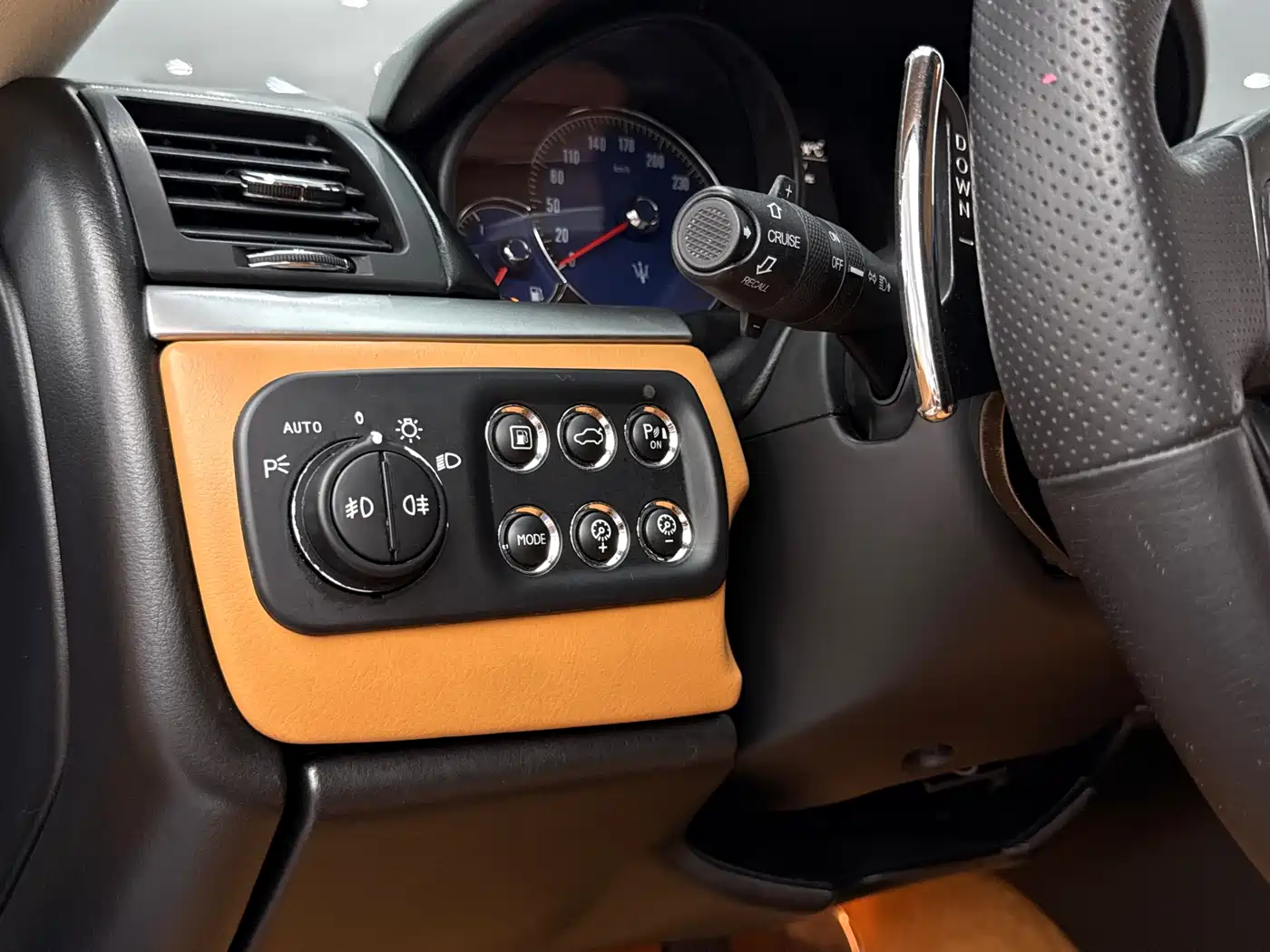 Maserati GranTurismo 2015 2007 4.2L Standard