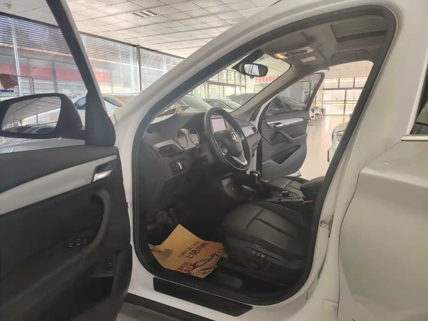 BMW X1 2019 sDrive20Li Leading Model фото 8