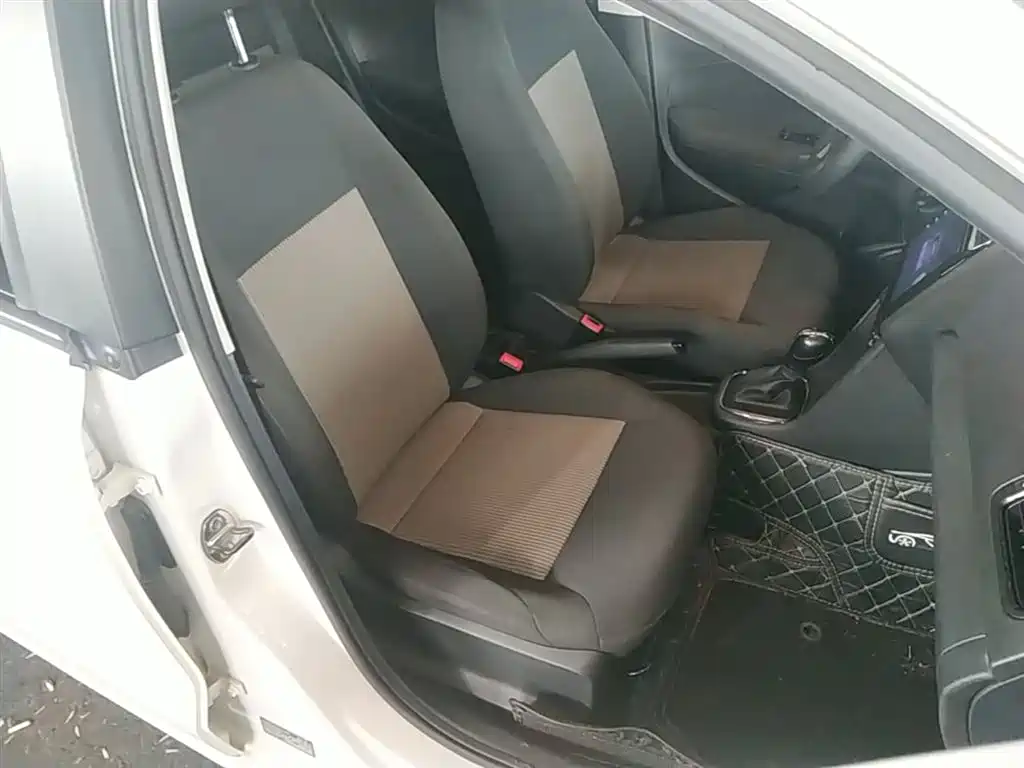 Volkswagen Polo 2018 1.5L Auto Safe Drive фото 25