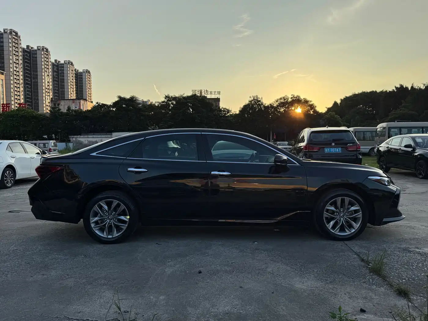 Toyota Avalon 2022 2.5L Luxury Edition фото 12