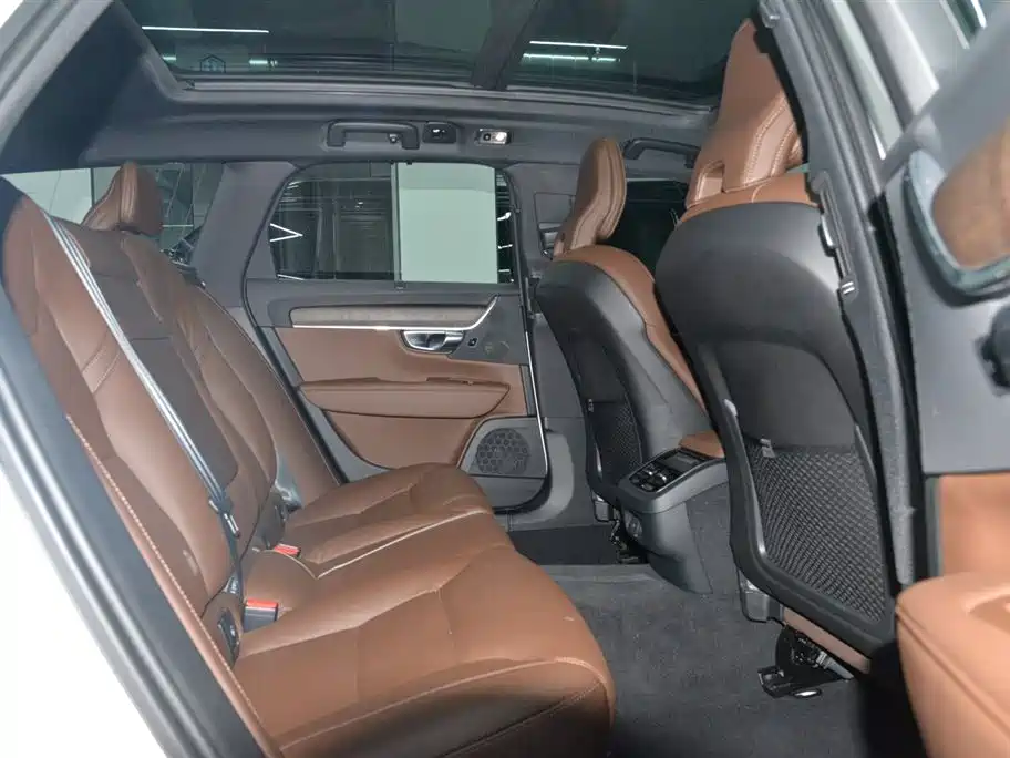 Volvo V90 2023 2021 Model Cross Country B5 AWD Smart Edition