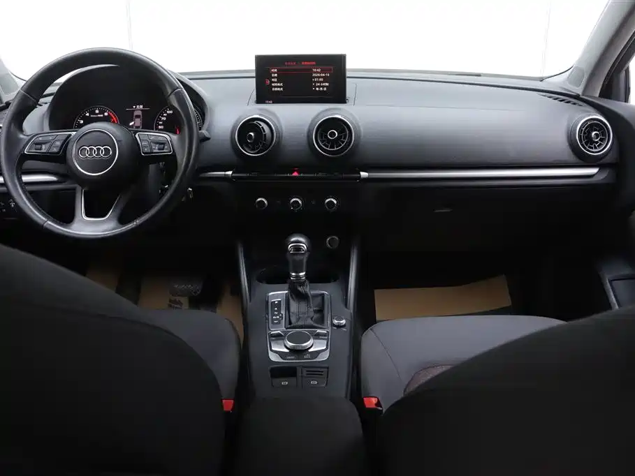 Audi A3 2018 30th Anniversary Limousine 35 TFSI Progressive фото 24