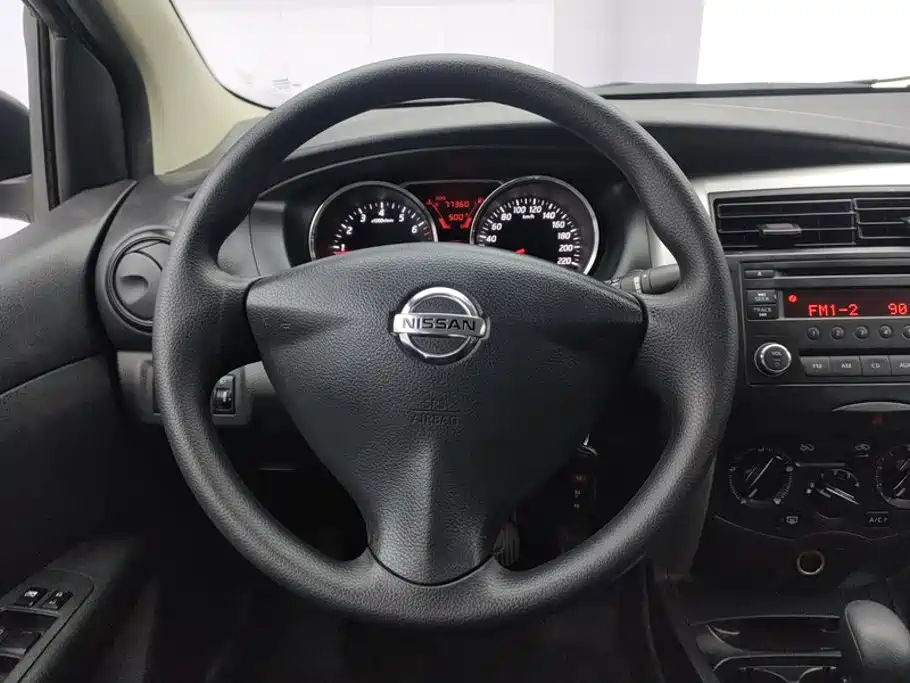 Nissan Livina 2017 2015 1.6XE CVT Comfort Edition