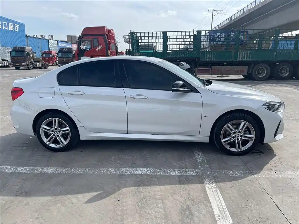  BMW BMW 1 Series 2022 120i M Sport Shadow Edition 4