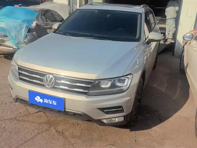VOLKSWAGEN TIGUAN L