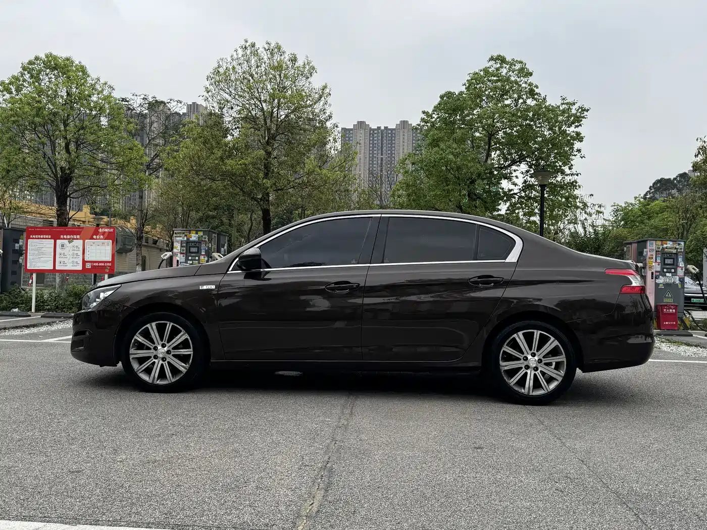 Peugeot 408 2015 1.2T Automatic Glory Edition фото 17