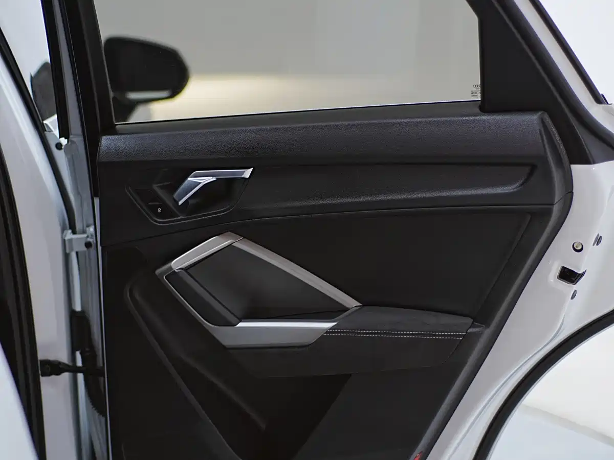 Audi Q3 2022 35 TFSI Fashion Dynamic фото 23