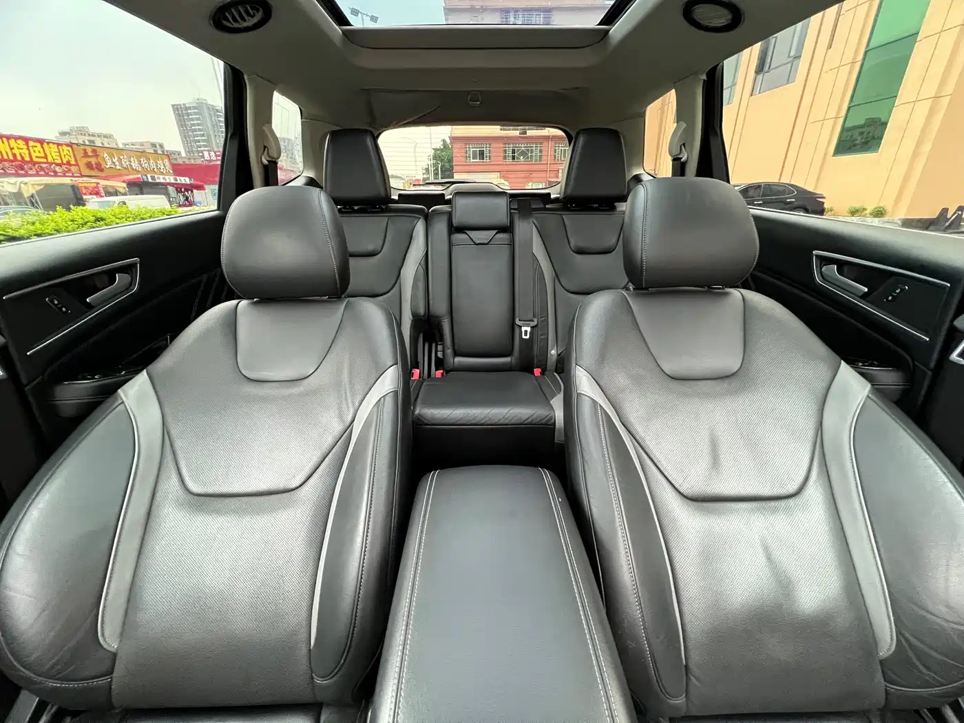Фото 18 - Ford Edge