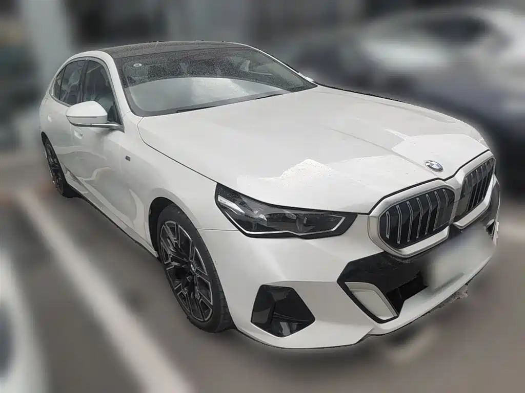 BMW 5 Series 2025 530Li Premium M Sport Package фото 7