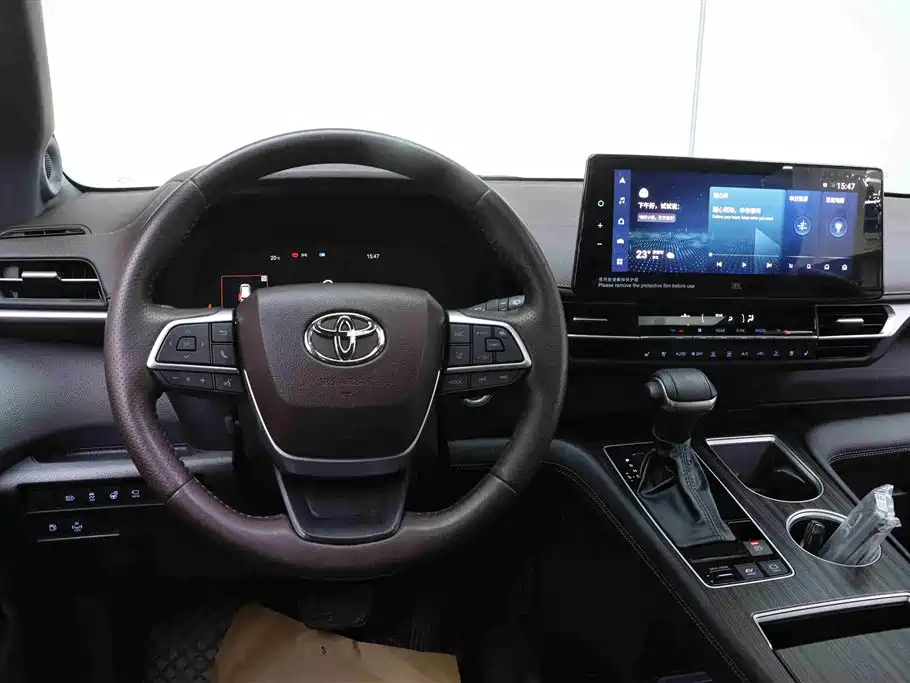 Toyota Sienna 2021 2.5L Hybrid Platinum Edition фото 31
