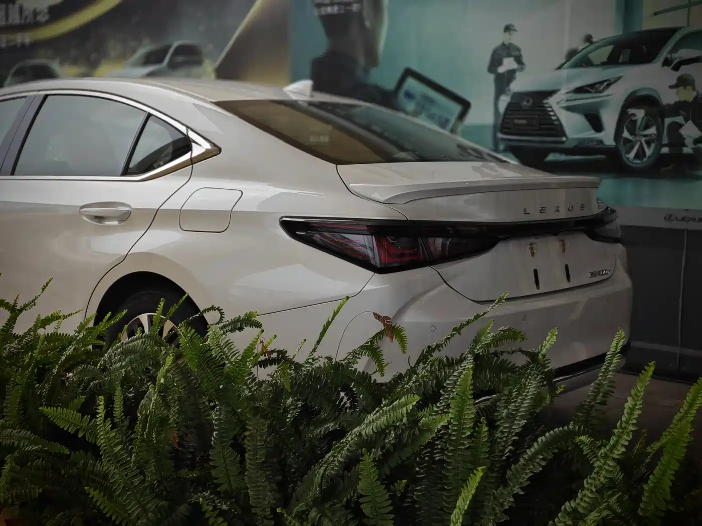 Lexus ES 2025 2025 300h Ultimate Edition