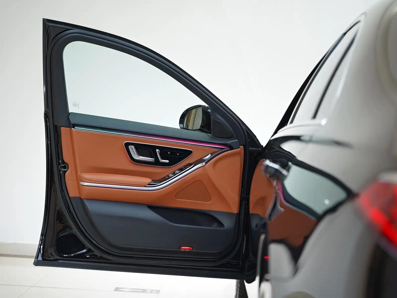 Фото 10 - Mercedes-Benz S-Class