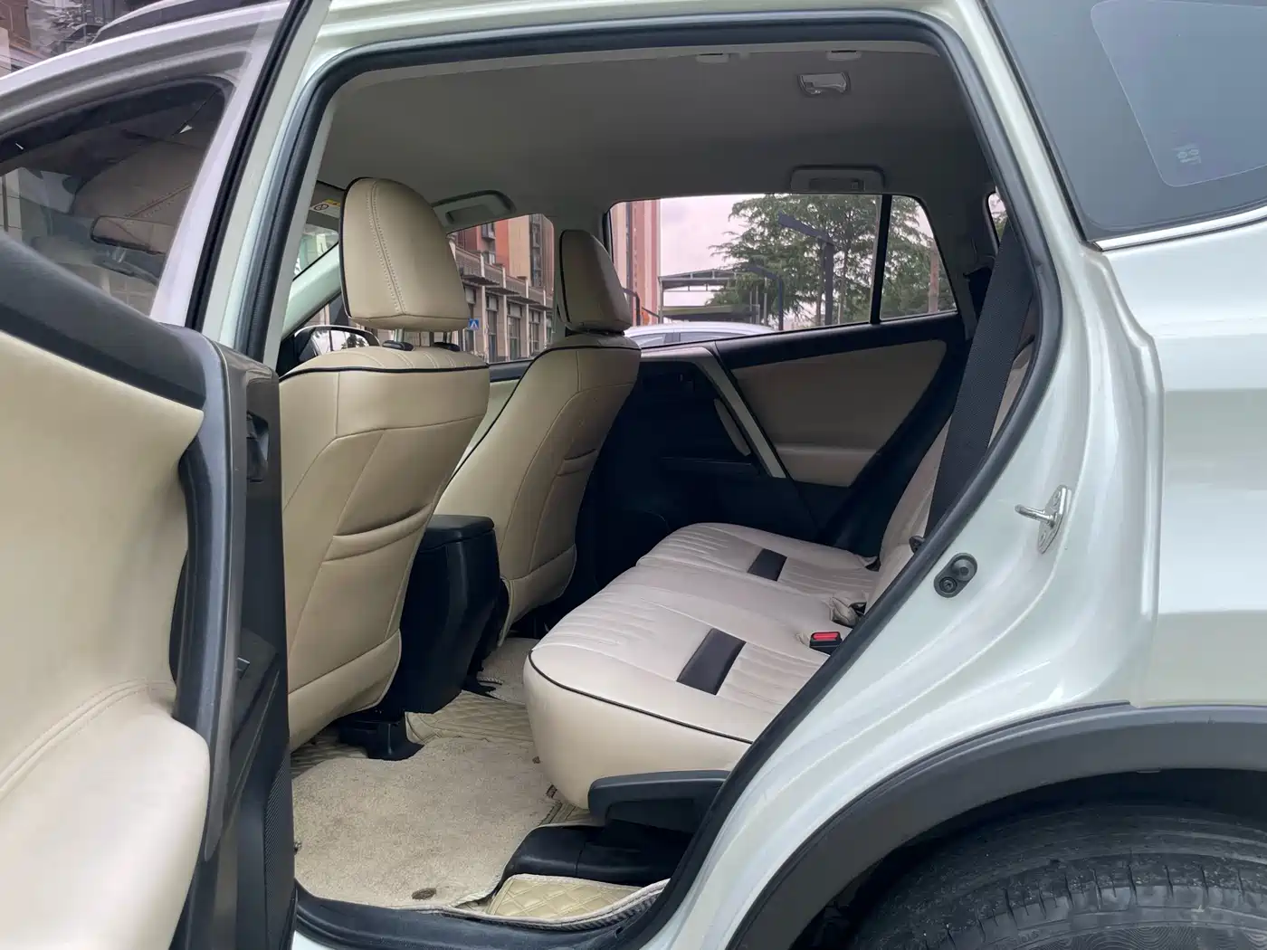 Toyota RAV4 Rongfang 2016 2.0L CVT 2WD Urban (China V) фото 11