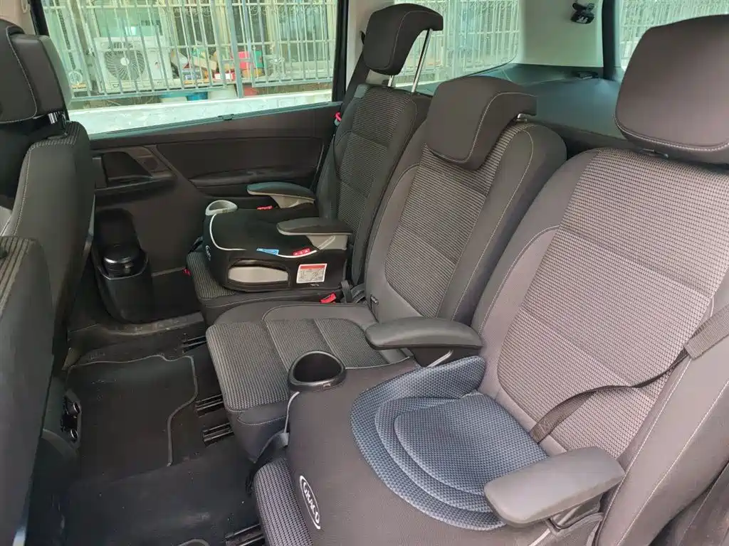 Volkswagen Sharan 2016 380TSI Comfort 7-seater фото 15