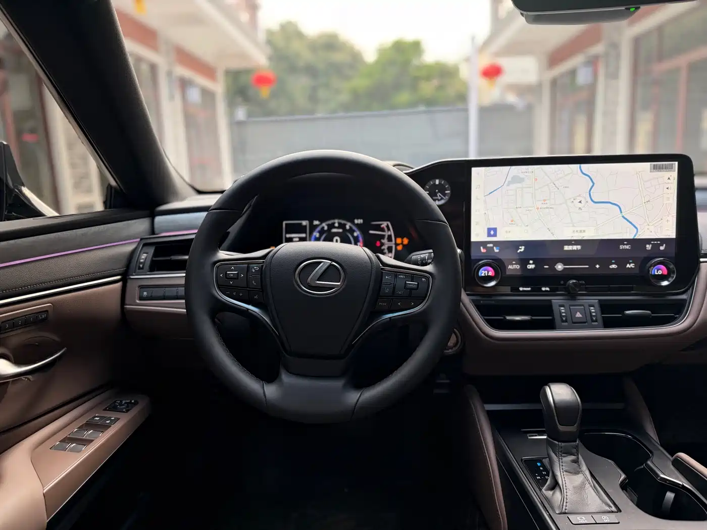 Lexus ES 2025 200 Ultimate Edition фото 11