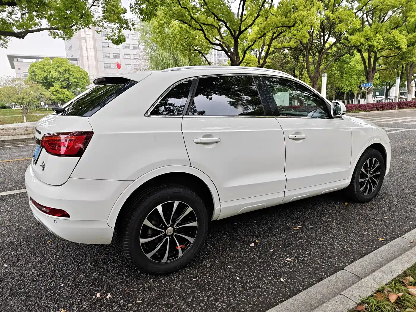 Zotye SR7 2016 2016 1.5T CVT Magic Cube Heart Edition China V