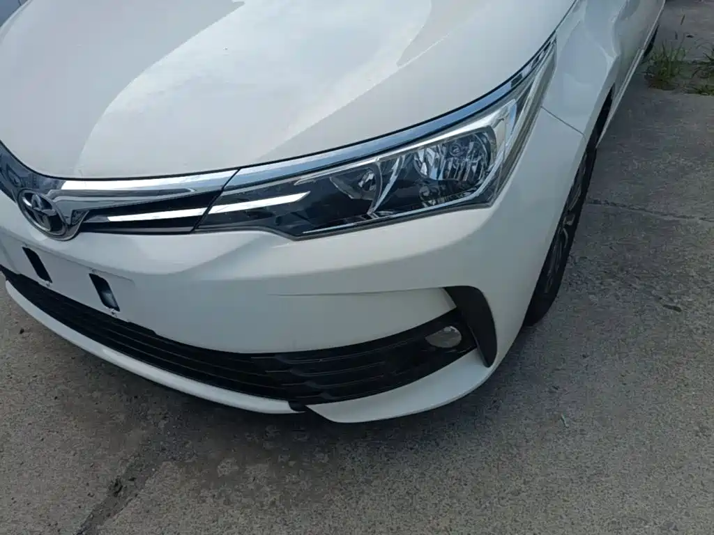 Фото 24 - Toyota Corolla
