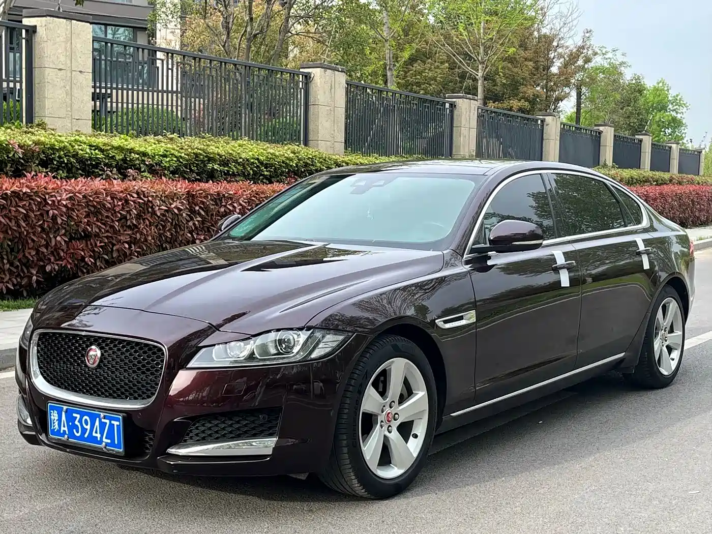 Photo 1 - Jaguar XFL
