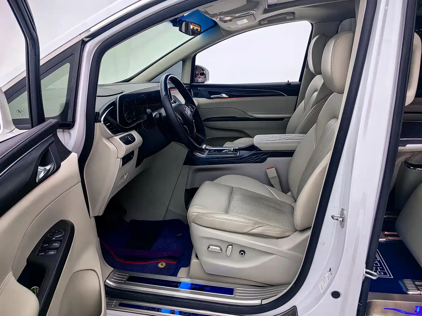 Buick GL8 2021 ES Landlord 653T Comfort фото 5