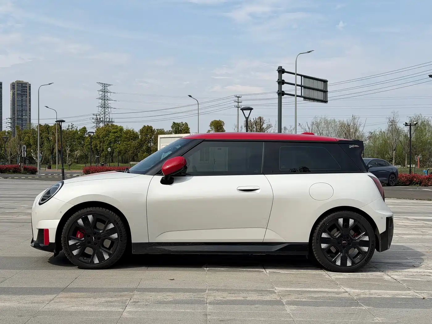 MINI ELECTRIC  JCW