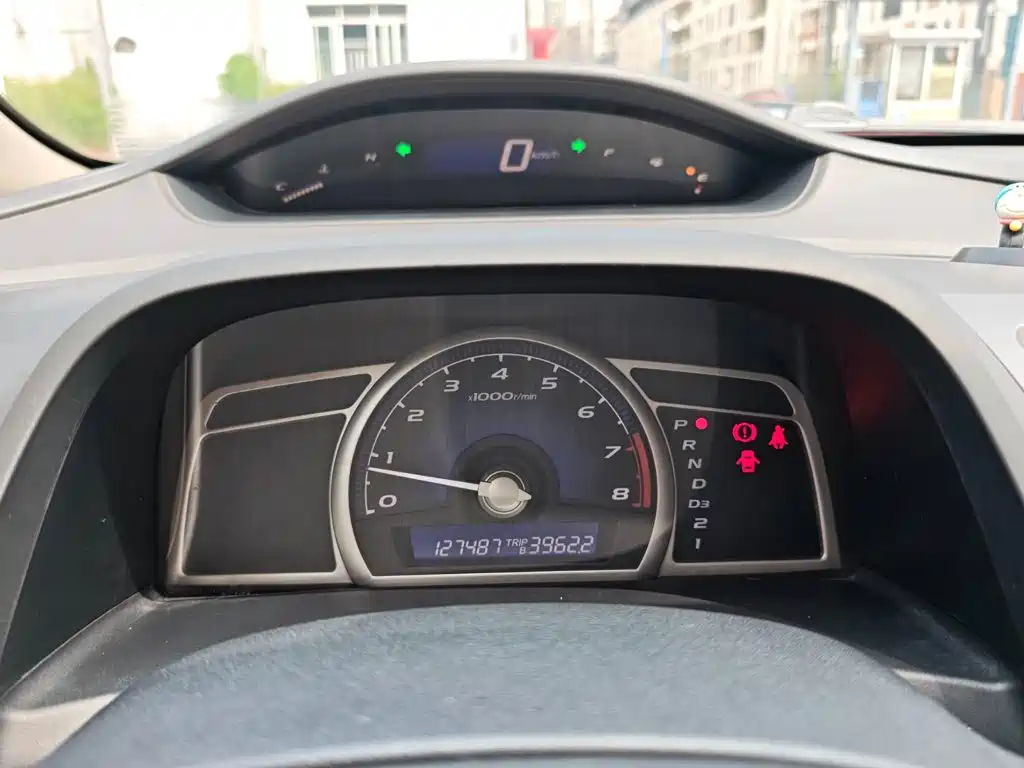 CIIMO CIIMO 2015 2015 1.8L Automatic Comfort Edition
