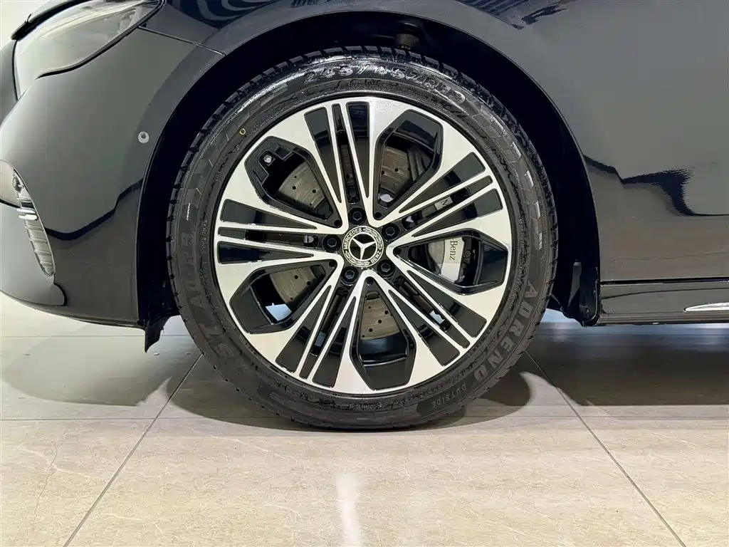 Mercedes-Benz E-Class New Energy 2024 E 350 e L Plug-in Hybrid Sedan фото 10
