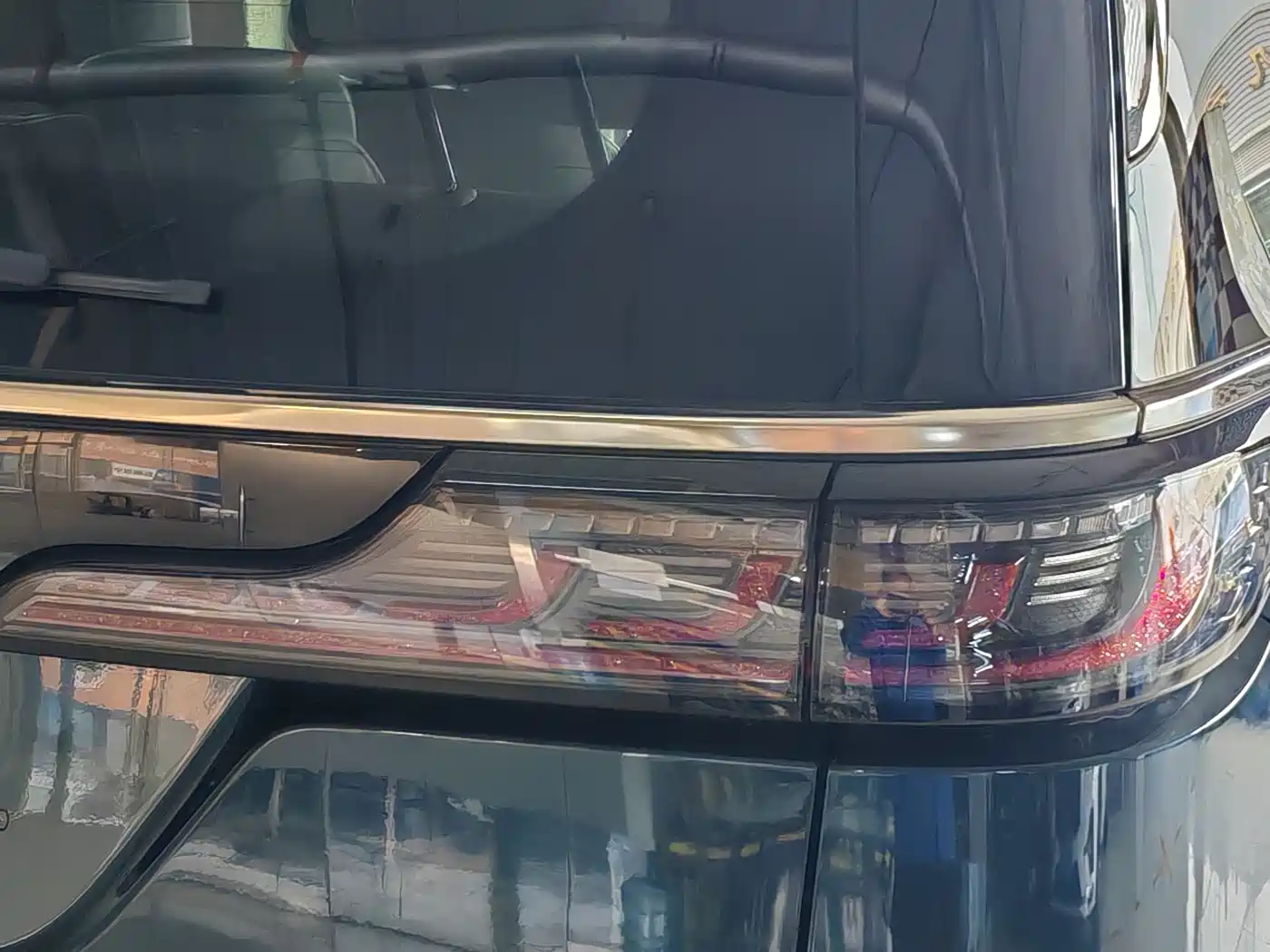 Voyah Auto Voyah Dreamer 2025 PHEV AWD Flagship Kunpeng Edition фото 9