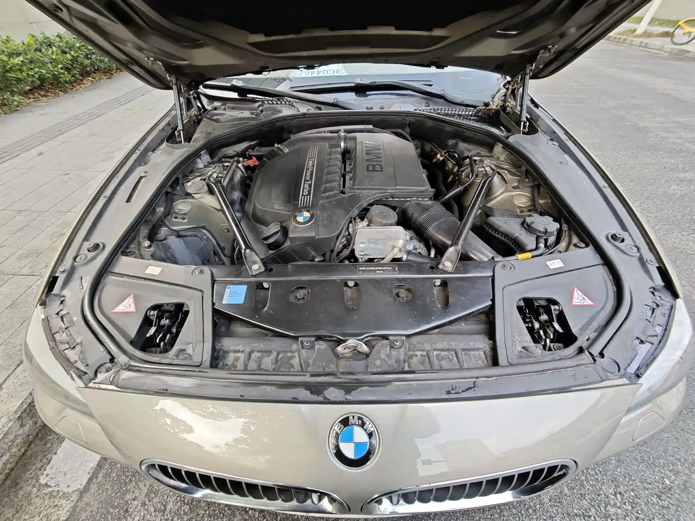 BMW 5 Series 2011 535Li Leading фото 17