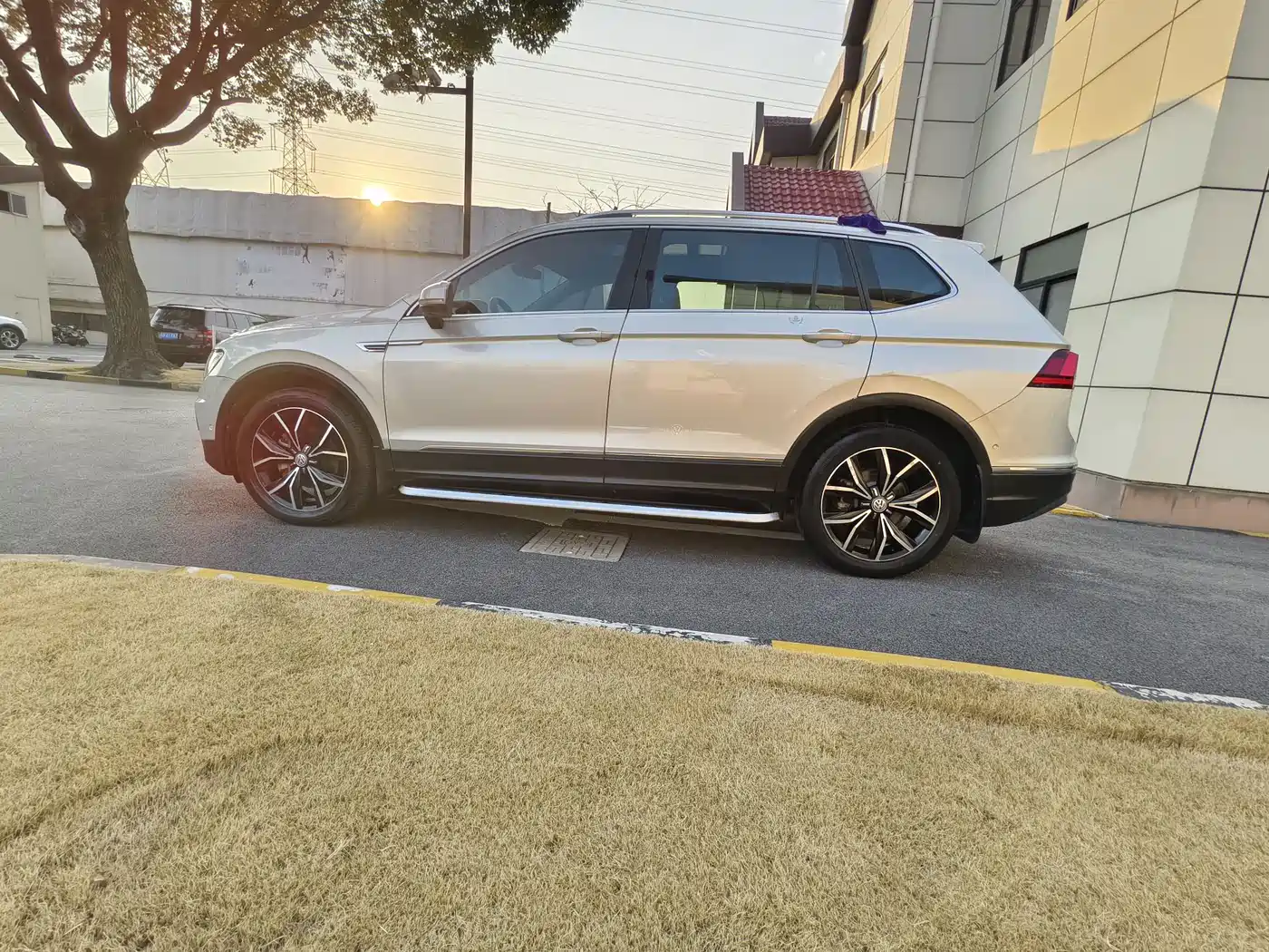 Volkswagen Tiguan L 2019 330TSI Automatic 2WD Smart Luxury Edition China VI фото 5