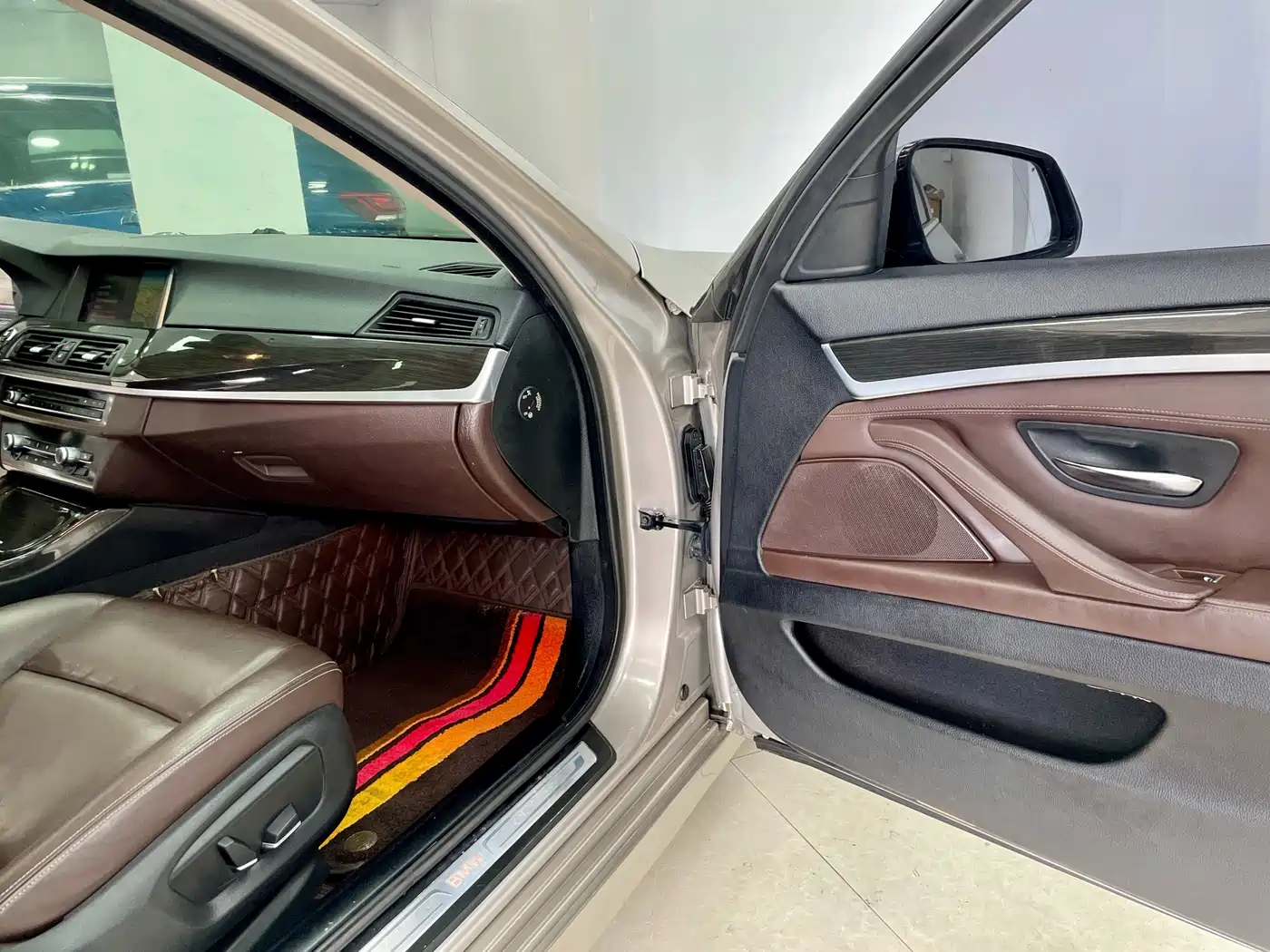 BMW 5 Series 2014 525Li Luxury Design Package фото 11