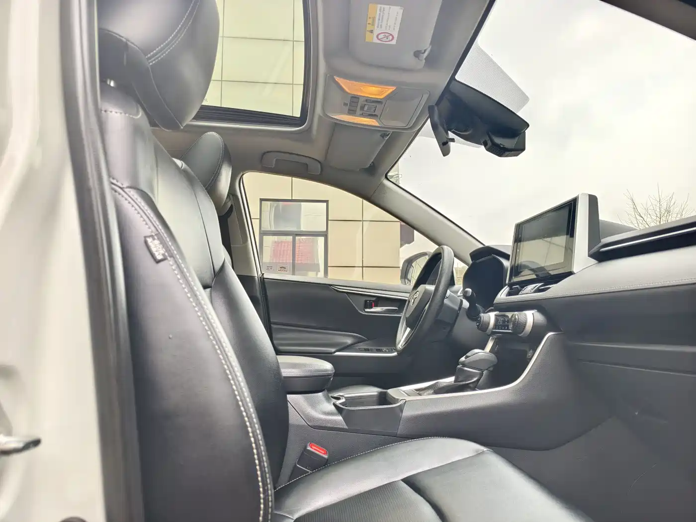 Toyota RAV4 Rongfang 2020 2.0L CVT 2WD Trend Edition фото 15