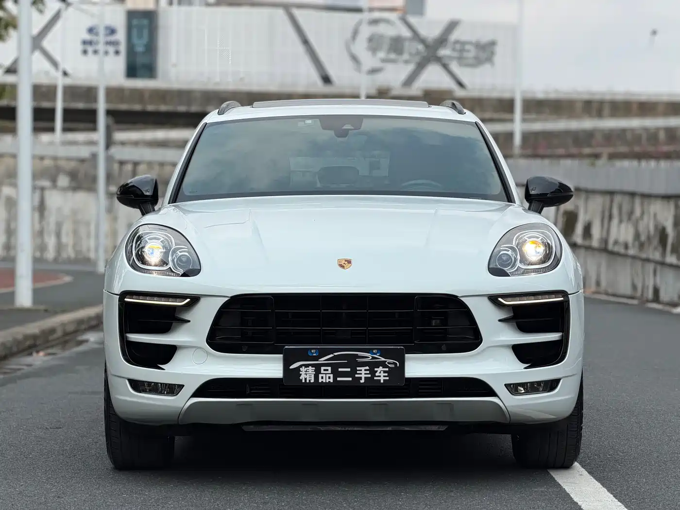Porsche Macan 2017 Macan 2.0T фото 2