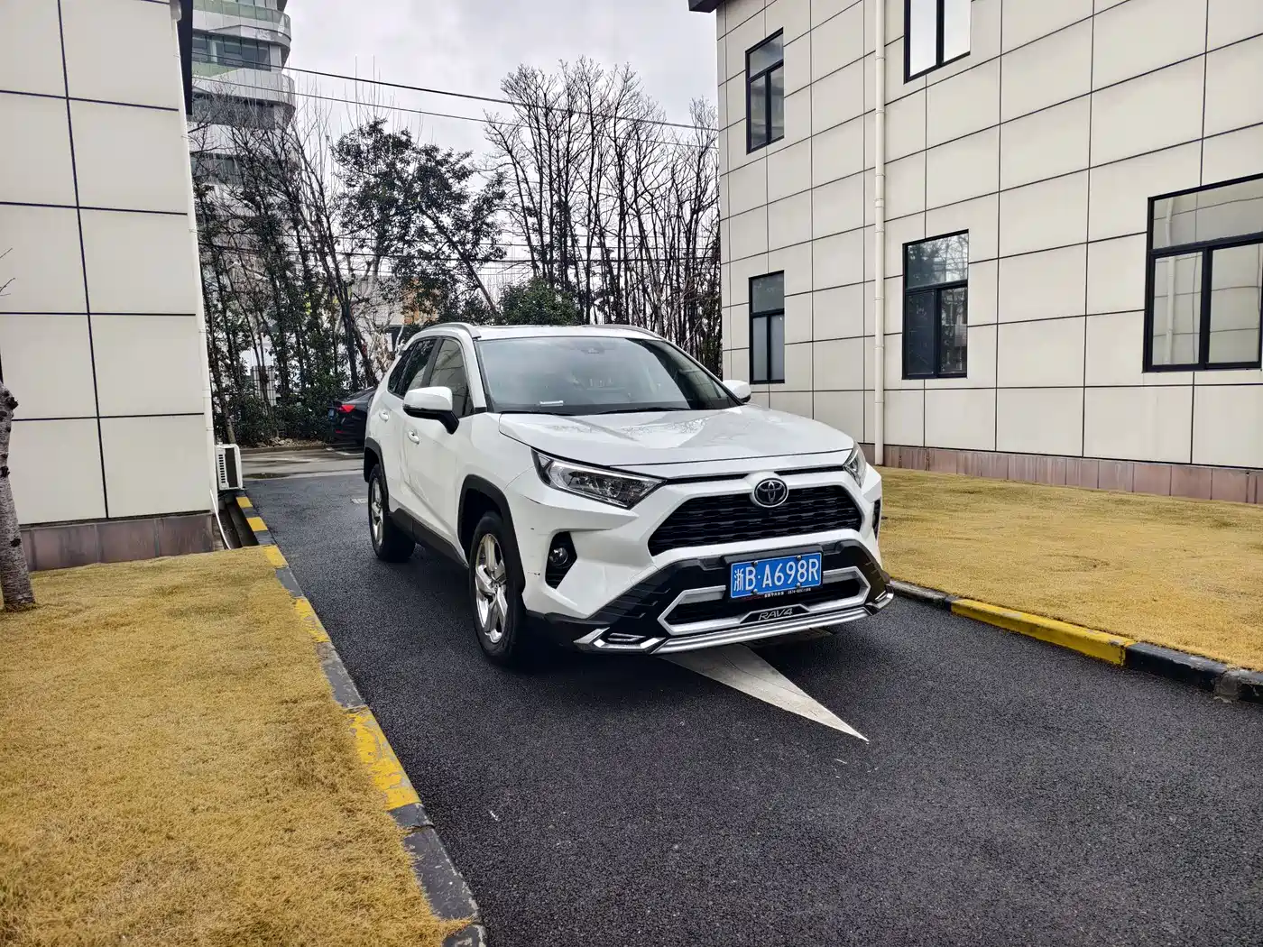 Toyota RAV4 Rongfang 2020 2.0L CVT 2WD Trend Edition фото 2