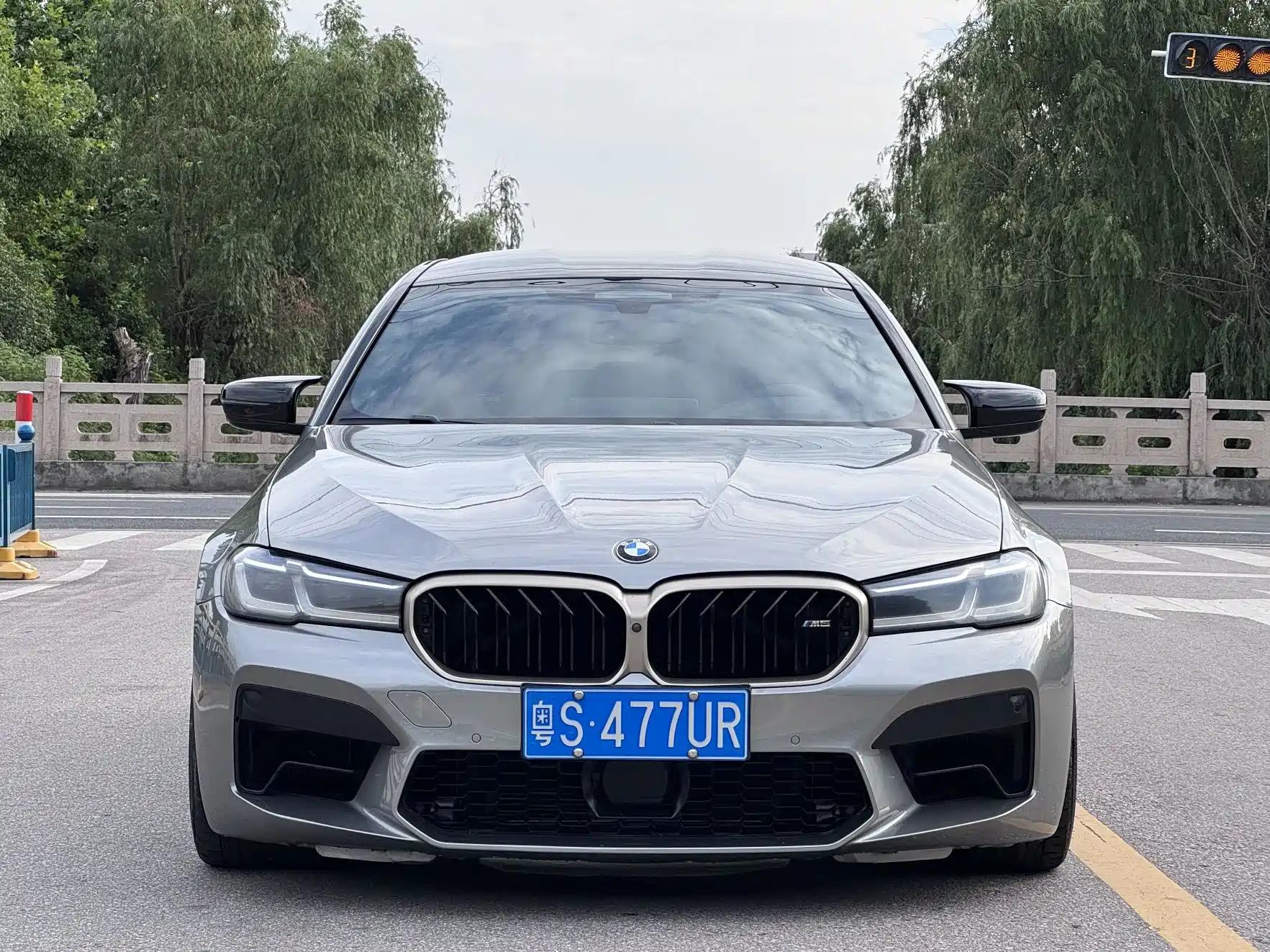 صورة 2 - BMW M5