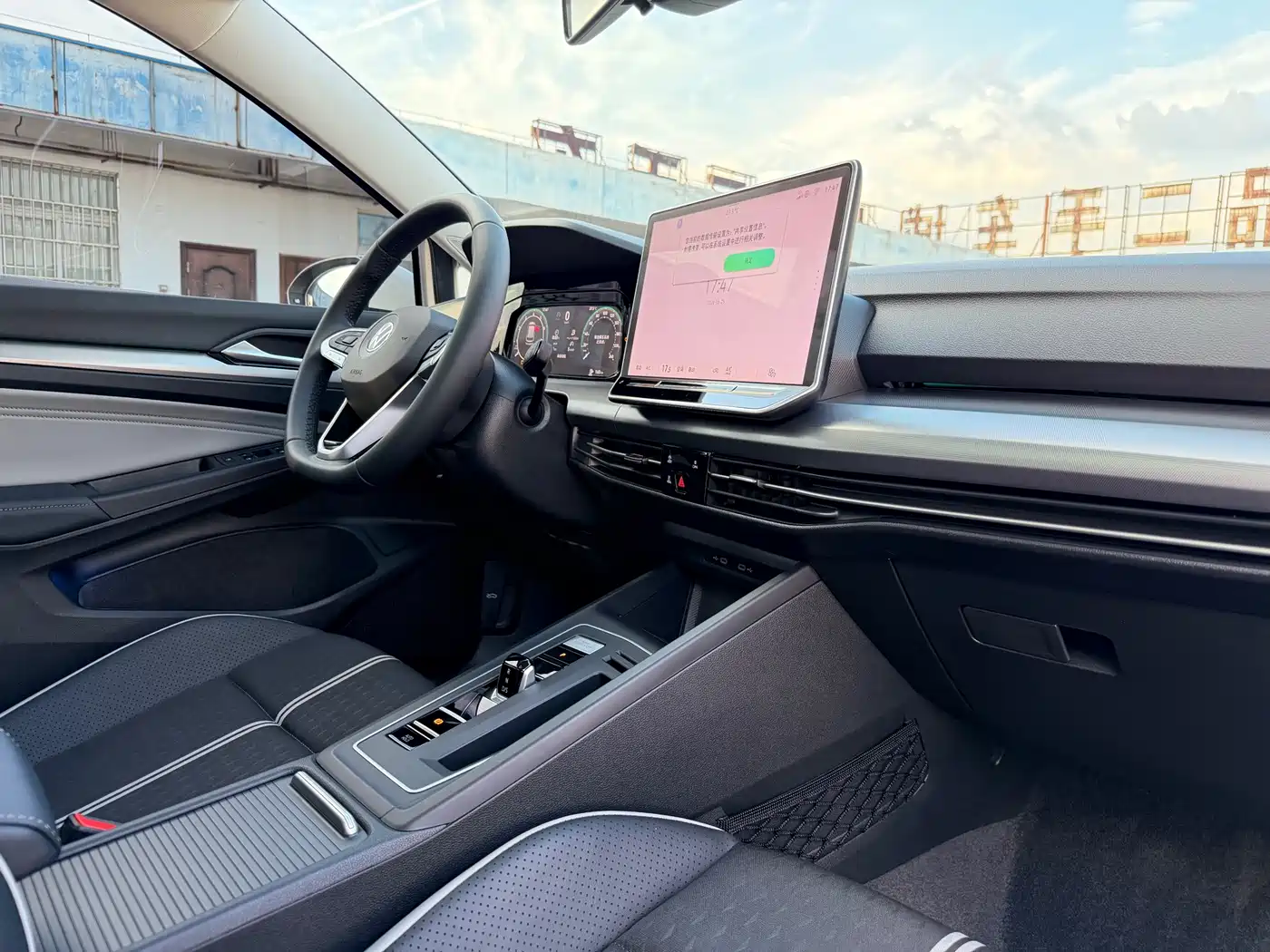 Volkswagen Golf 2025 2025 300TSI Pro