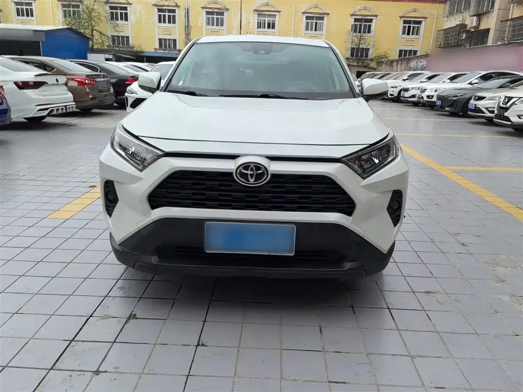 Toyota RAV4 Rongfang 2020 2.0L CVT 2WD Urban Edition фото 3