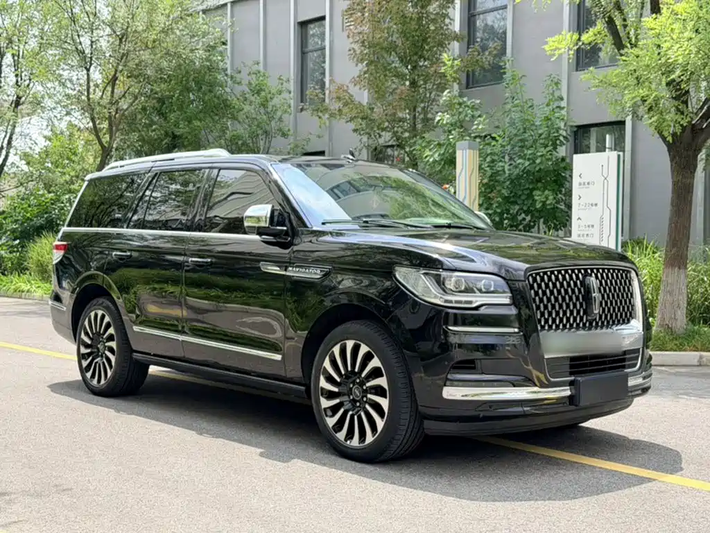 Lincoln Navigator 2023 2022 3.5T Presidential Edition