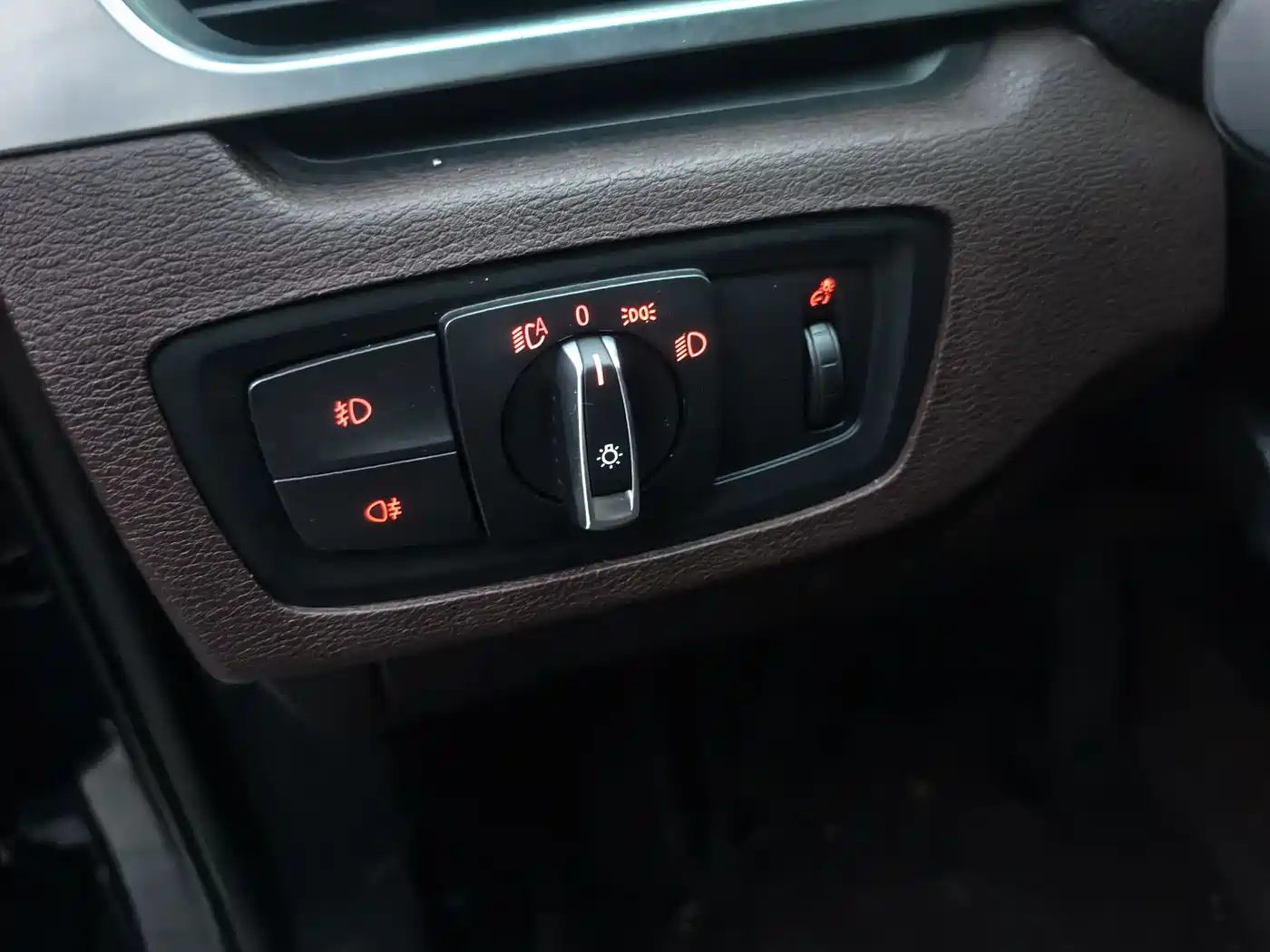 BMW X1 2018 sDrive18Li Premium Model фото 14