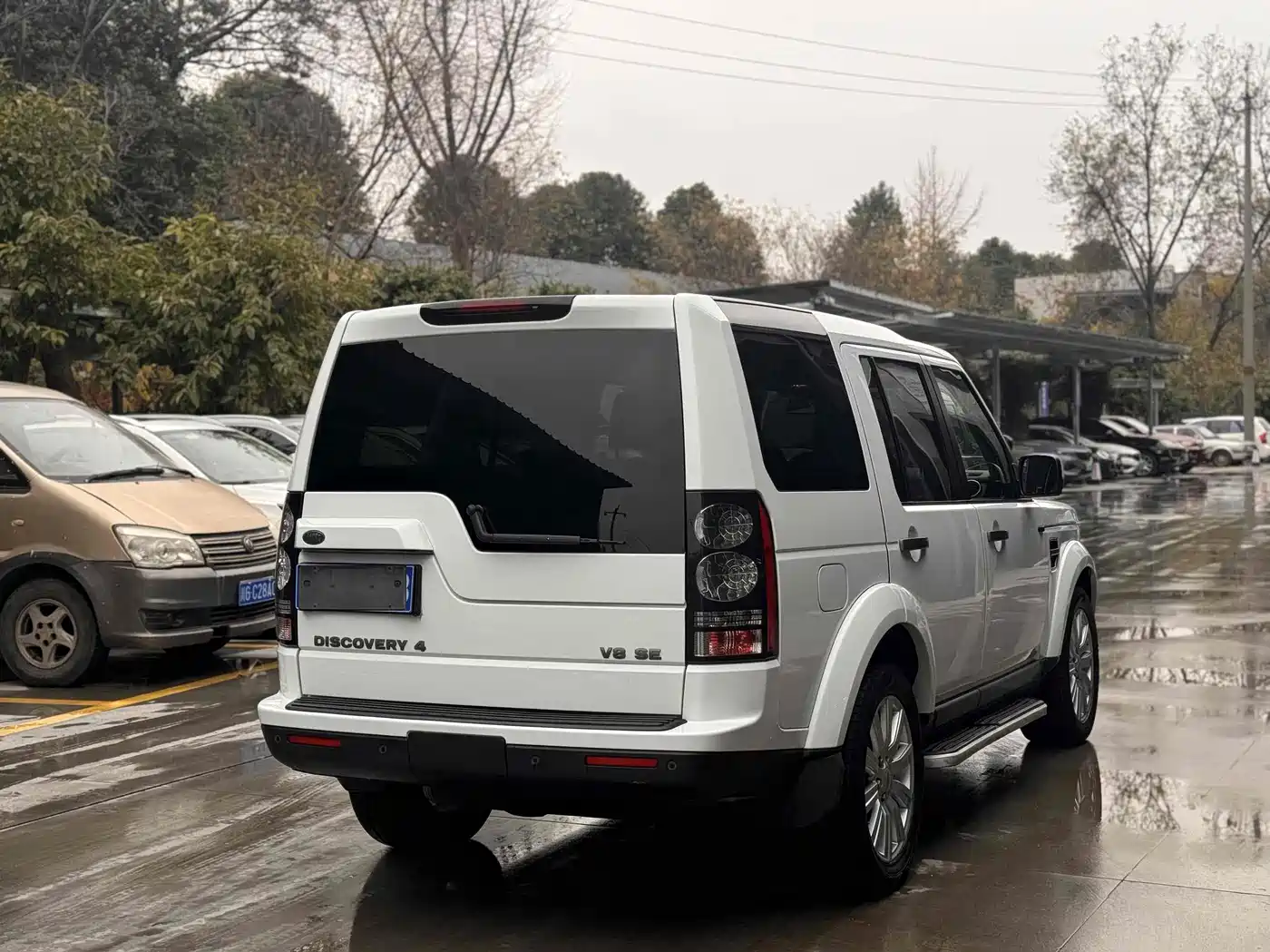 Land Rover Discovery 2013 5.0 V8 SE фото 4