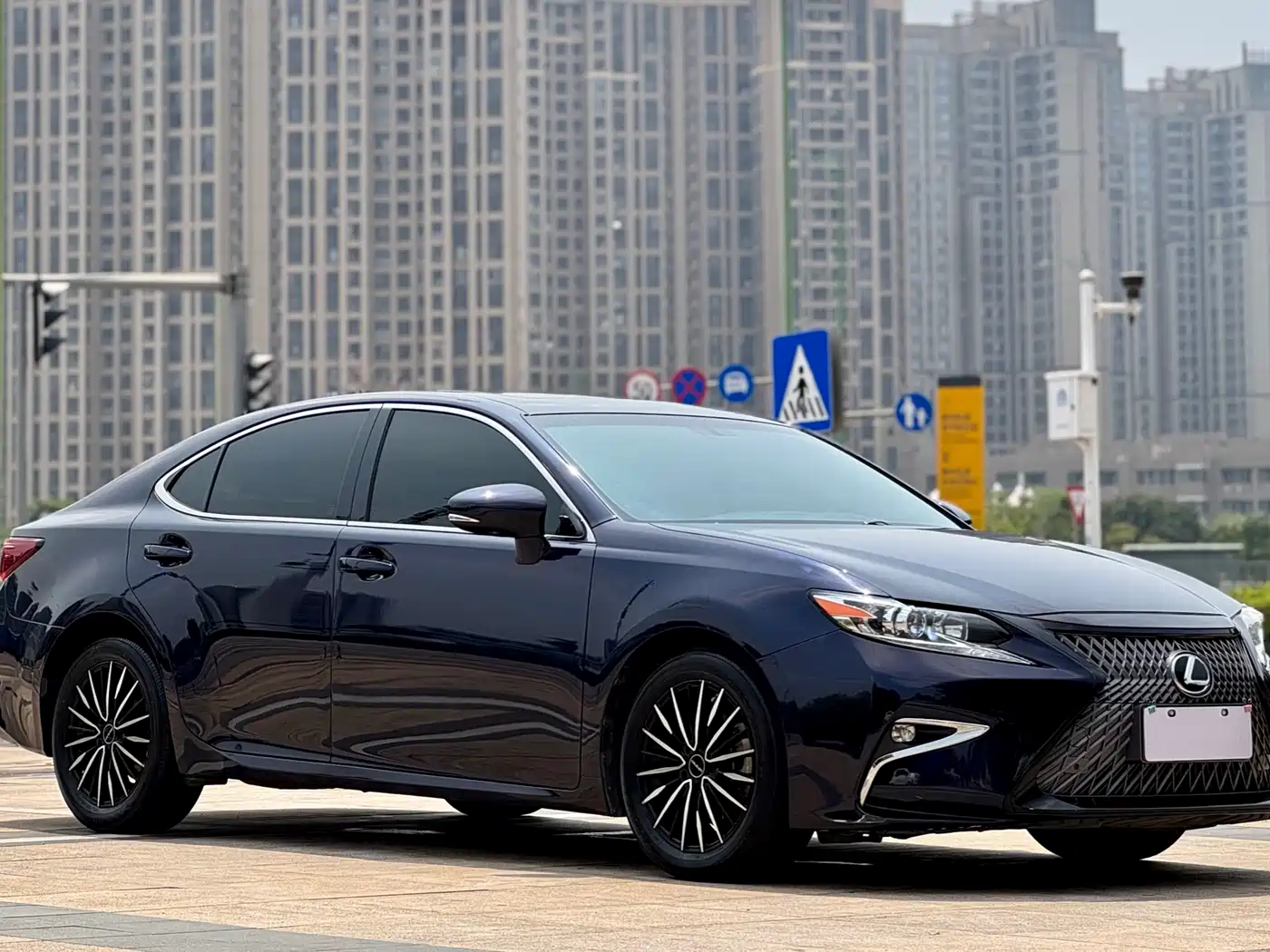 Lexus ES 2015 200 Elite Edition фото 3